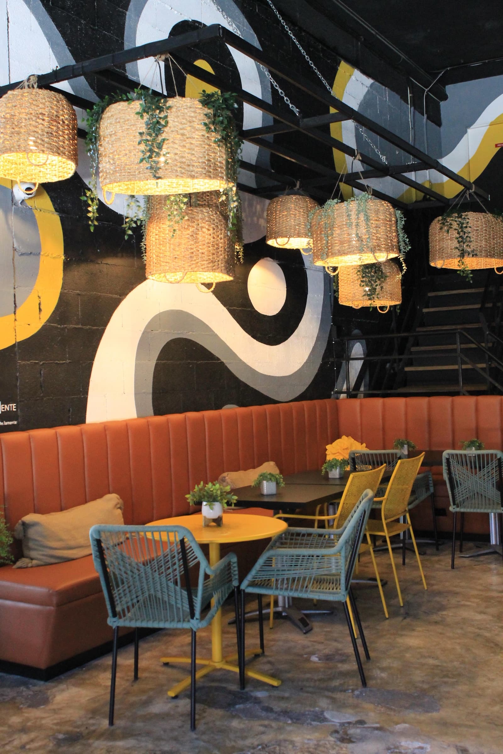 Interior de TRECE Friendly Food dentro de Barrio13 CrossFit en San Juan, Puerto Rico