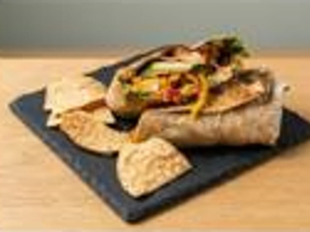 Wrap Griego de TRECE Friendly Food, comida saludable en Puerto Rico